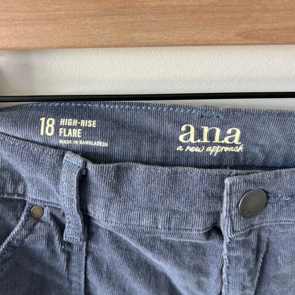a.n.a Women's High Rise Flare Corduroy Jeans in Blue Size 18 - Picture 2 of 5